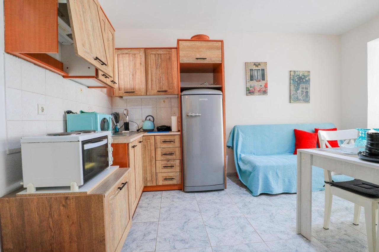 Pepi'S Studio Apartment อเล็กซานโดรโพลิส ภายนอก รูปภาพ