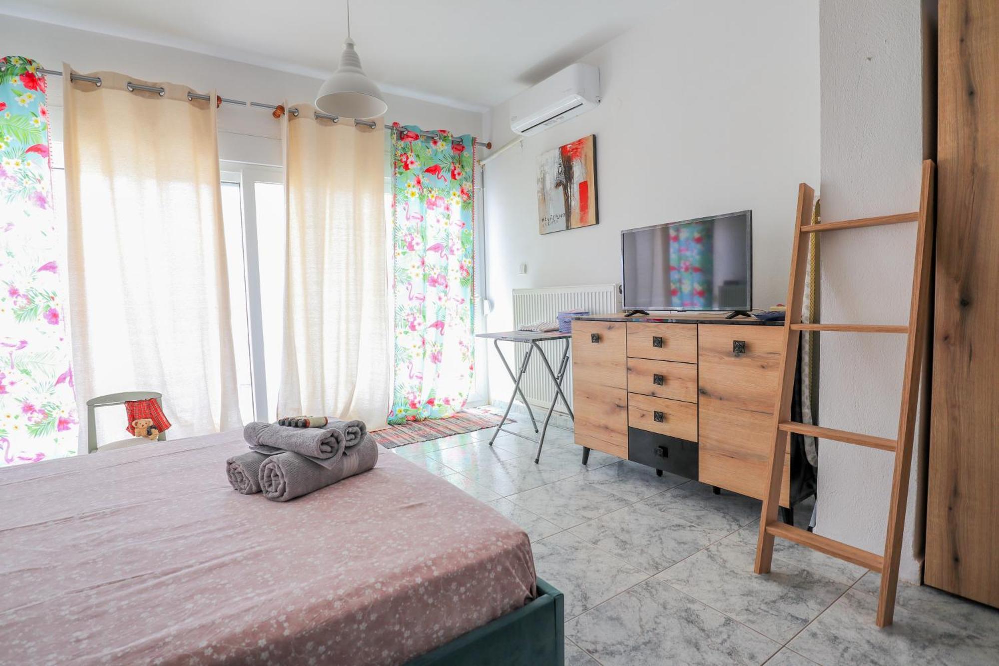 Pepi'S Studio Apartment อเล็กซานโดรโพลิส ภายนอก รูปภาพ